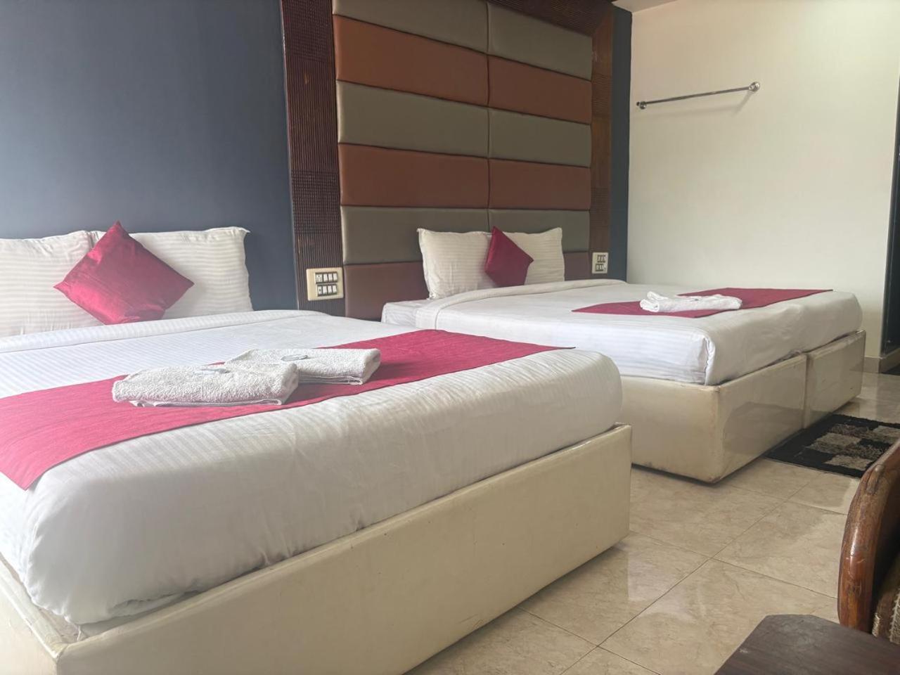 Hotel New Rajdarshan Мадикери Экстерьер фото