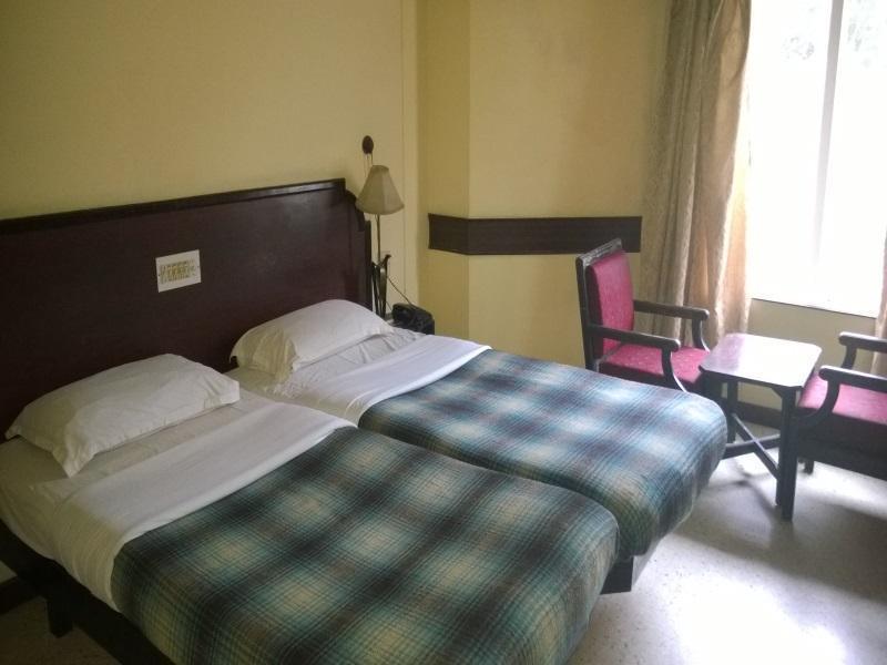 Hotel New Rajdarshan Мадикери Экстерьер фото